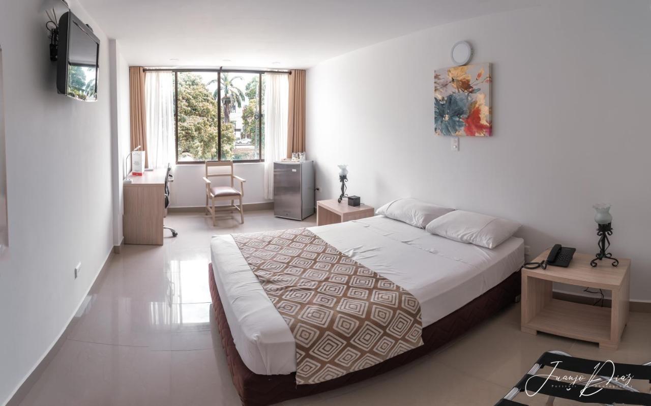 Hotel Juan Maria Tuluá Kültér fotó