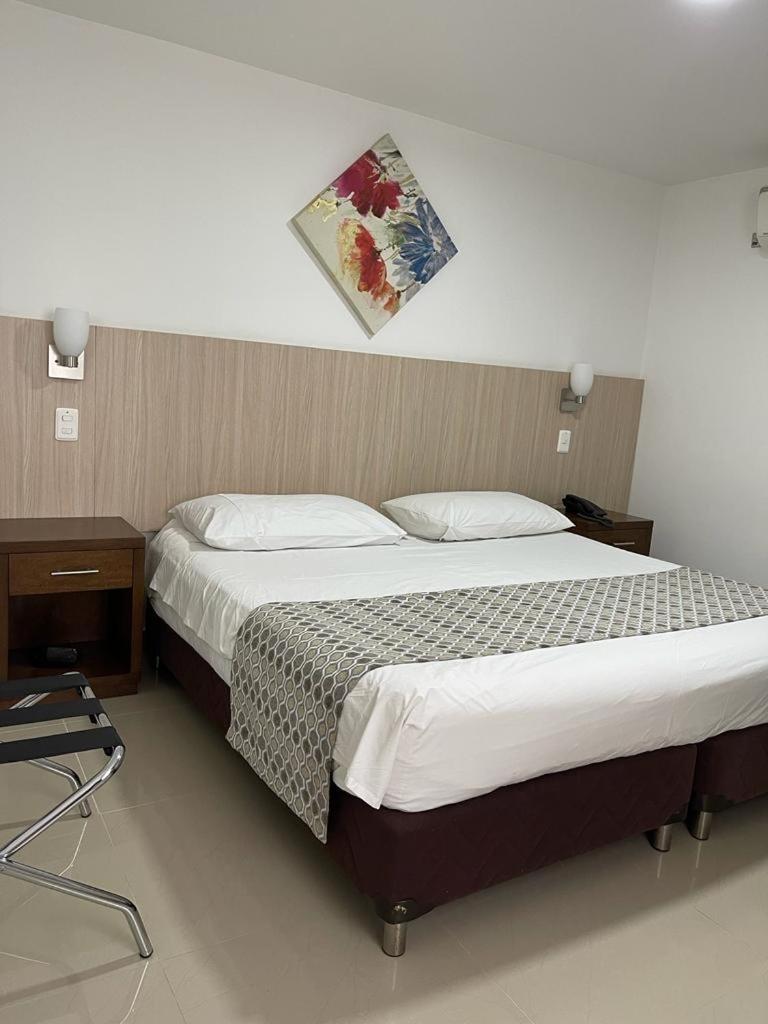 Hotel Juan Maria Tuluá Kültér fotó