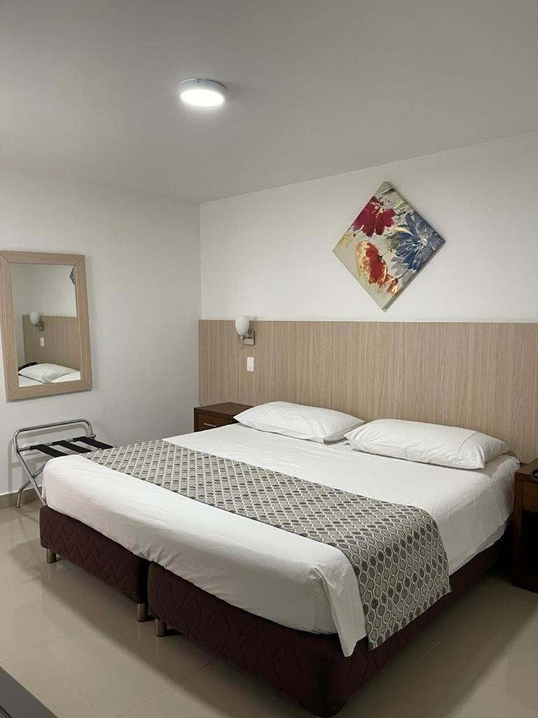 Hotel Juan Maria Tuluá Kültér fotó