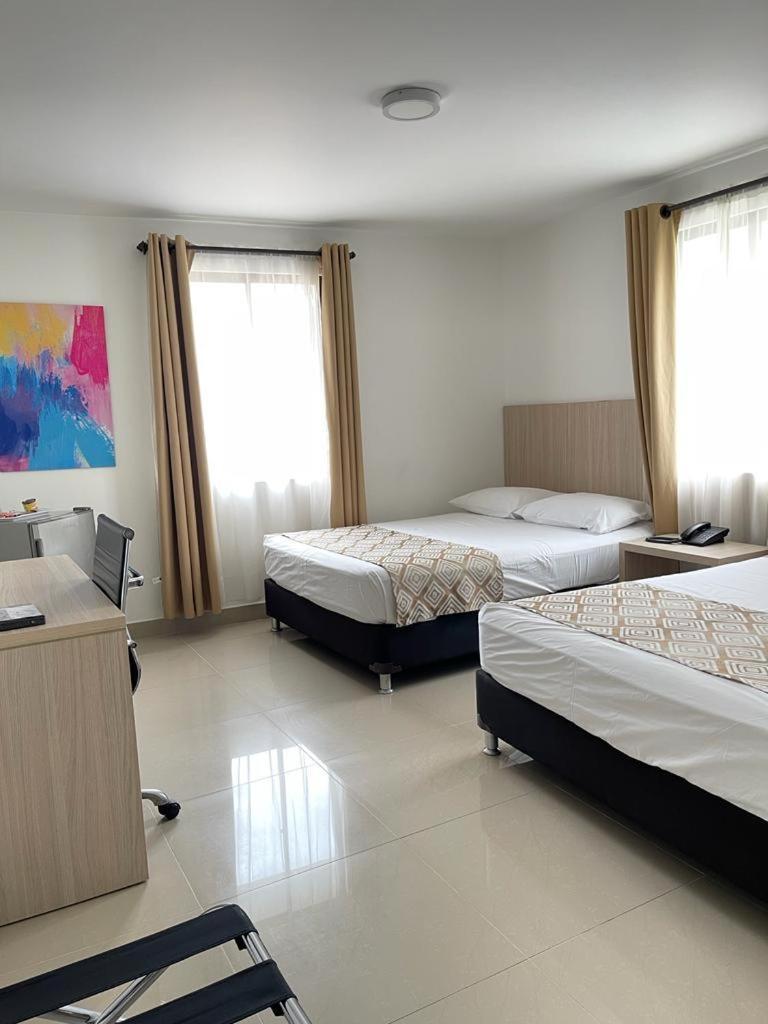 Hotel Juan Maria Tuluá Kültér fotó