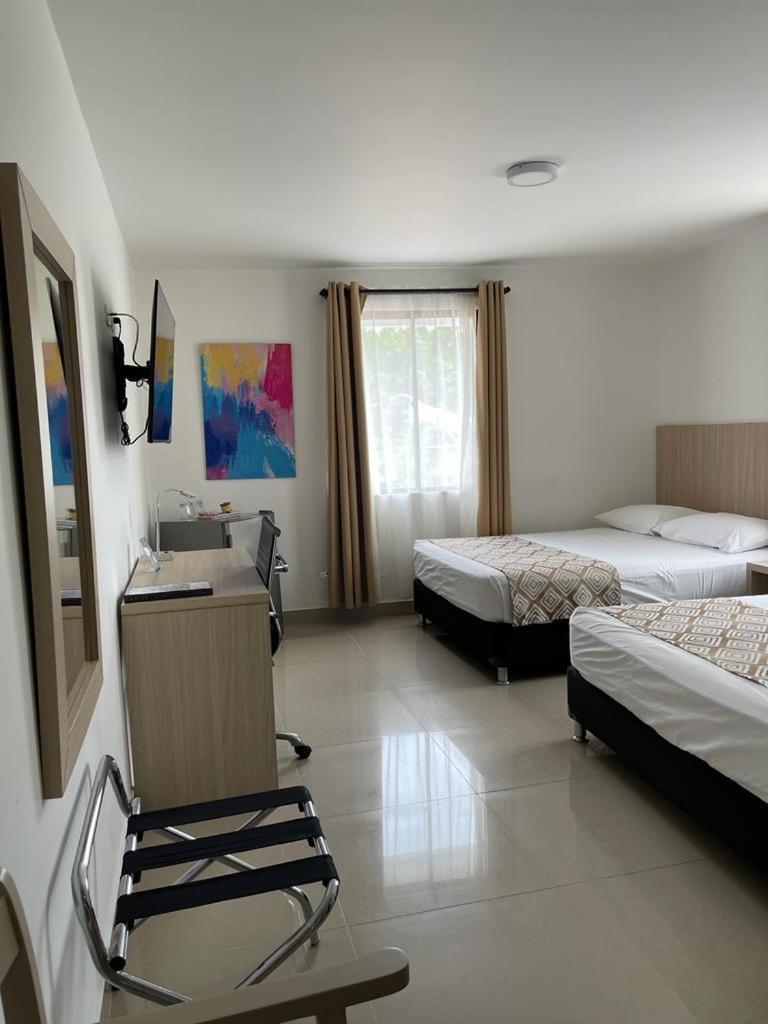Hotel Juan Maria Tuluá Kültér fotó