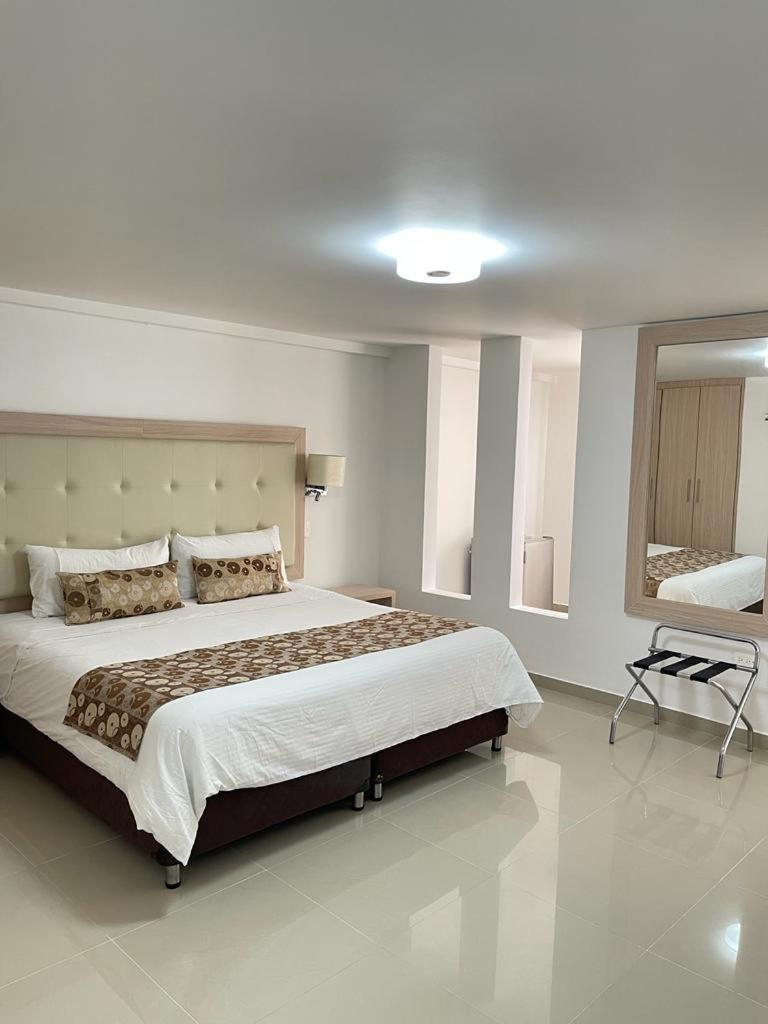 Hotel Juan Maria Tuluá Kültér fotó