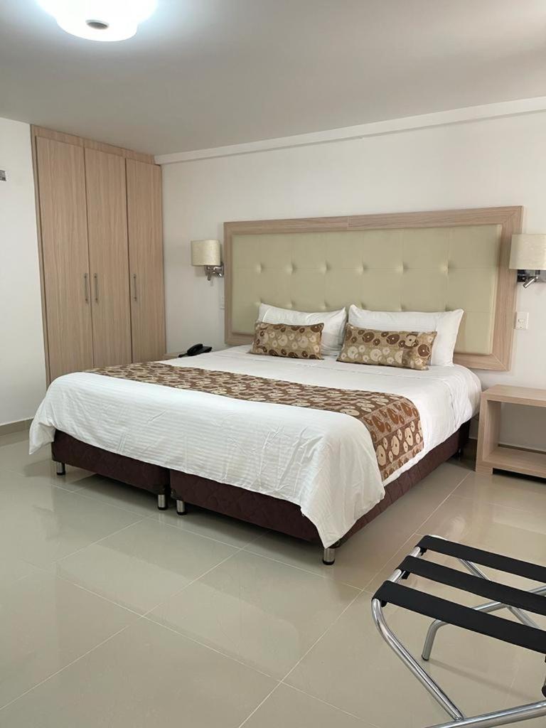 Hotel Juan Maria Tuluá Kültér fotó